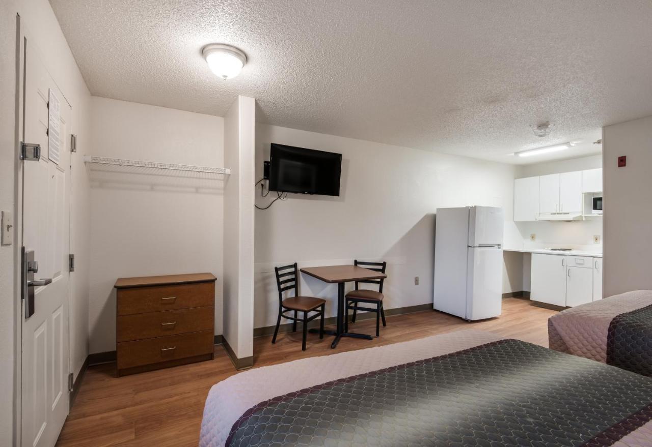 Birch Hill Suites Kansas City - Independence Exterior photo