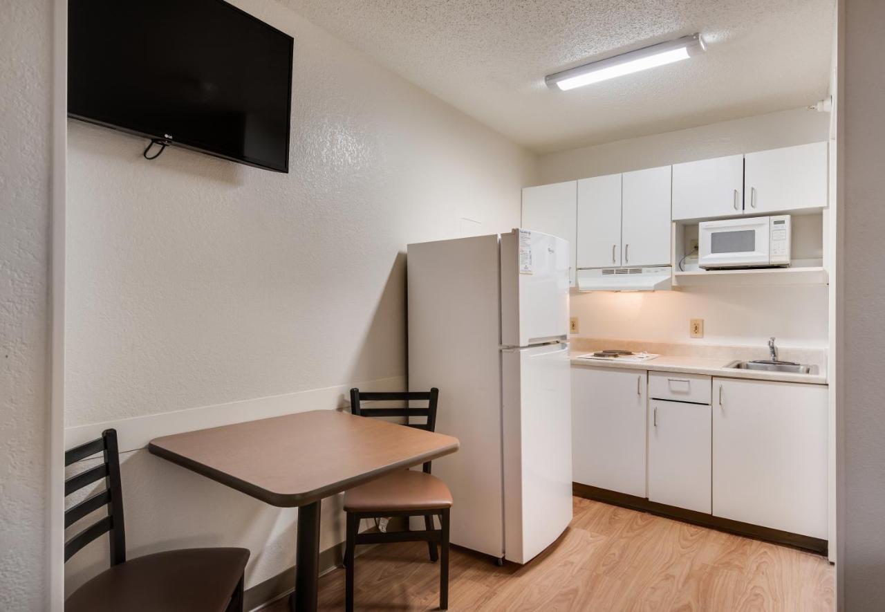 Birch Hill Suites Kansas City - Independence Exterior photo