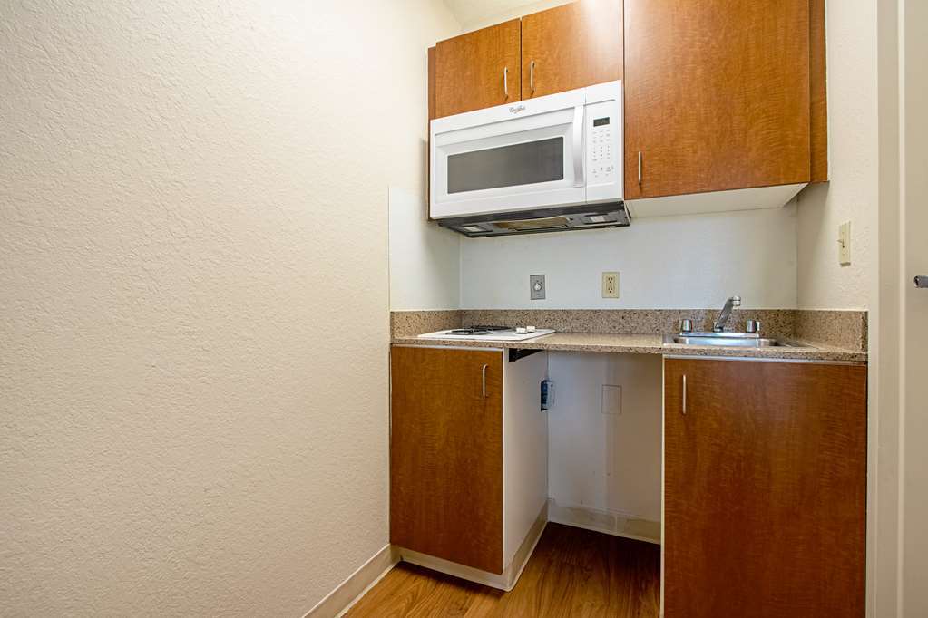 Birch Hill Suites Kansas City - Independence Room photo