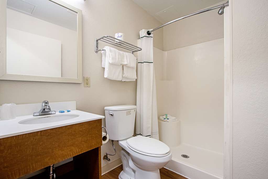 Birch Hill Suites Kansas City - Independence Room photo